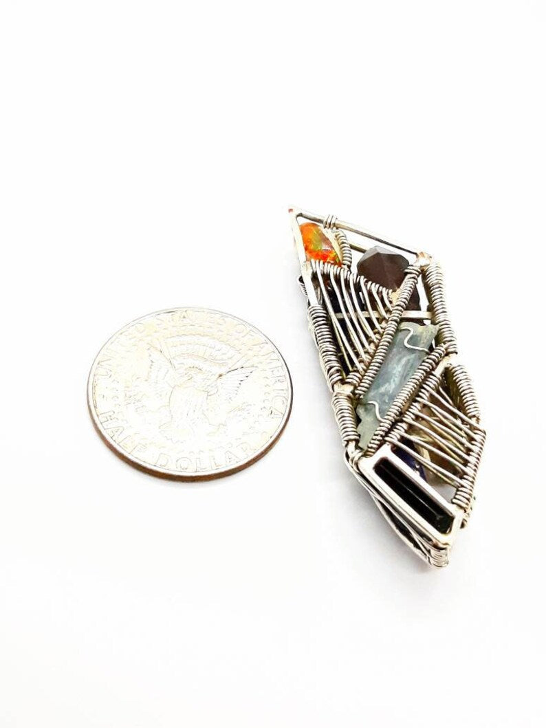 Fabwire Pendant