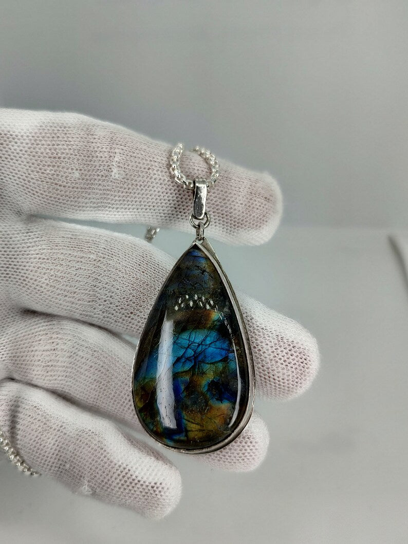Spectrolite Pendant