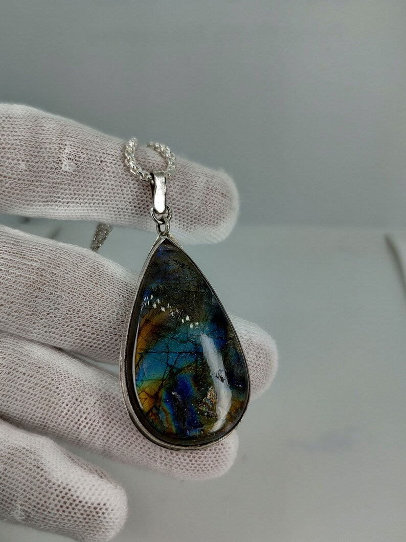 Spectrolite Pendant