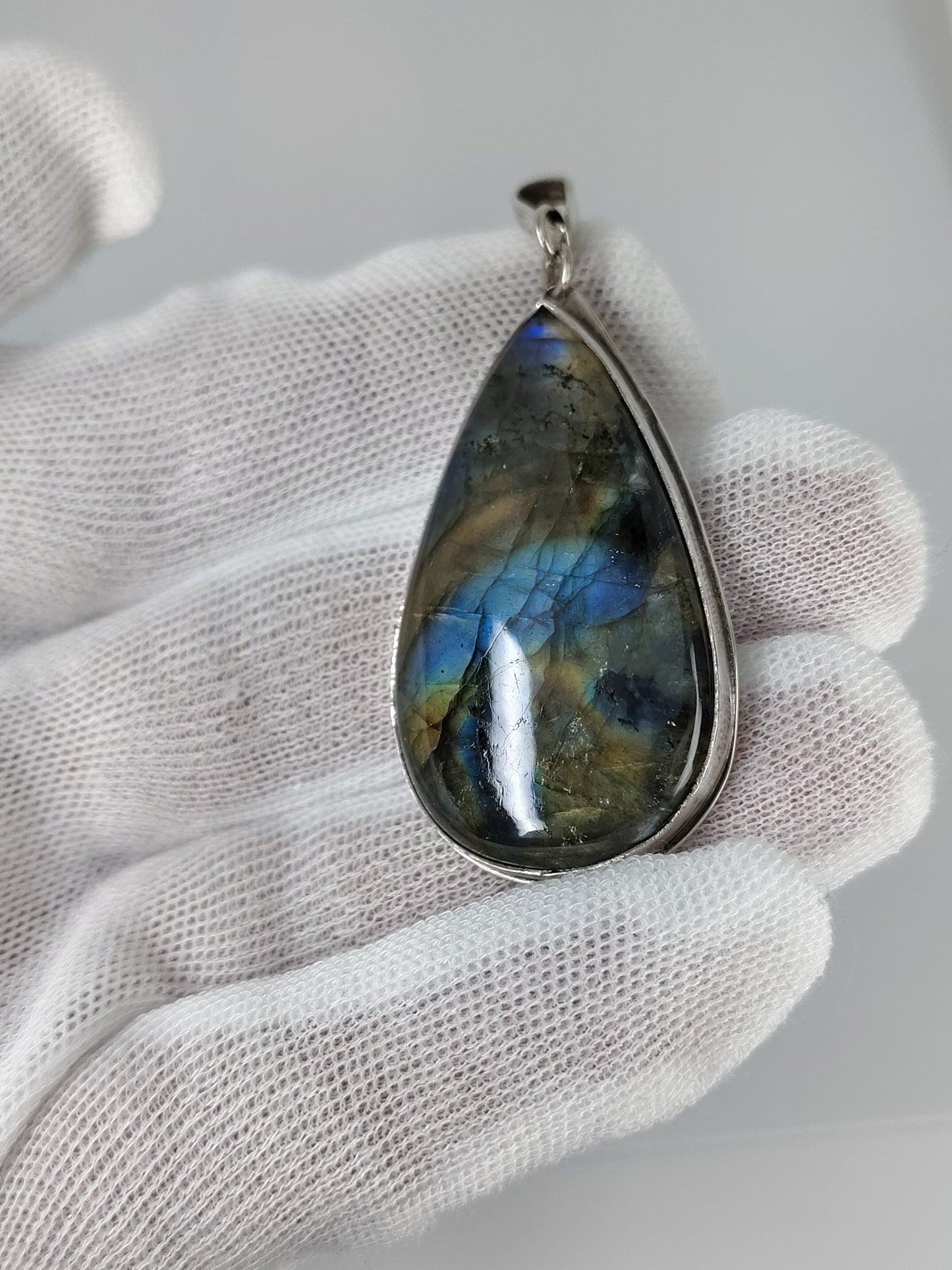 Spectrolite Pendant
