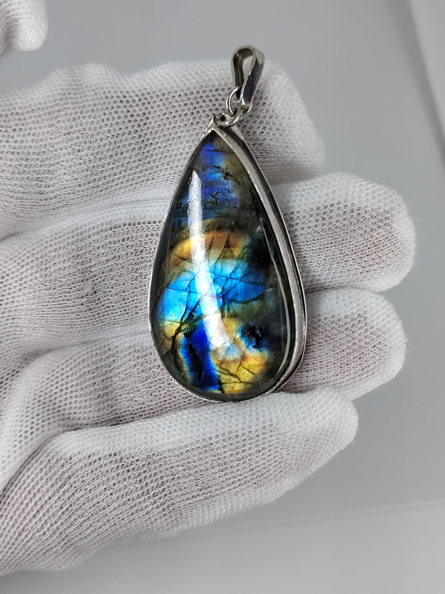 Spectrolite Pendant